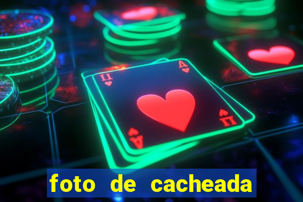 foto de cacheada no espelho